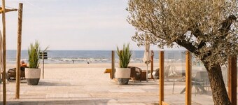 Yucca Beachhouse - Luxury Loft Apartment