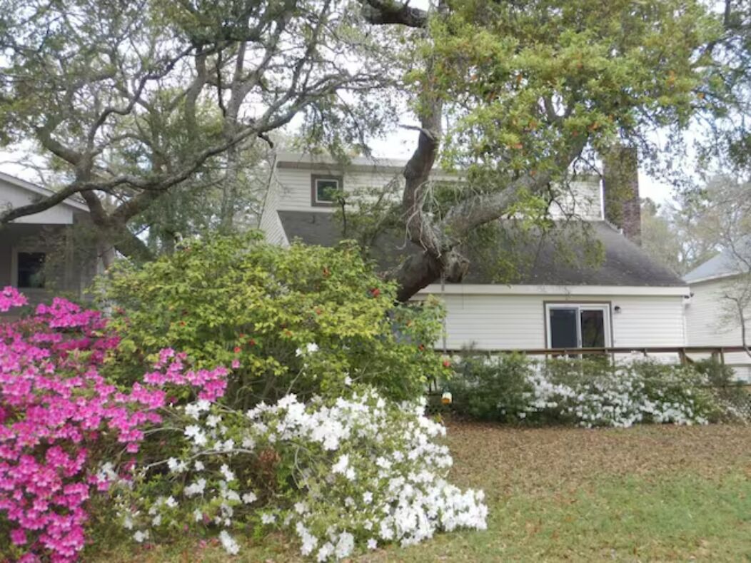 Three bedroom home just 5 minute walk to the beach.