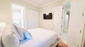 4 bedrooms, desk, iron/ironing board, free WiFi