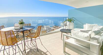 AMAZING SEA VIEWS - The Wave, Brand new apartment
