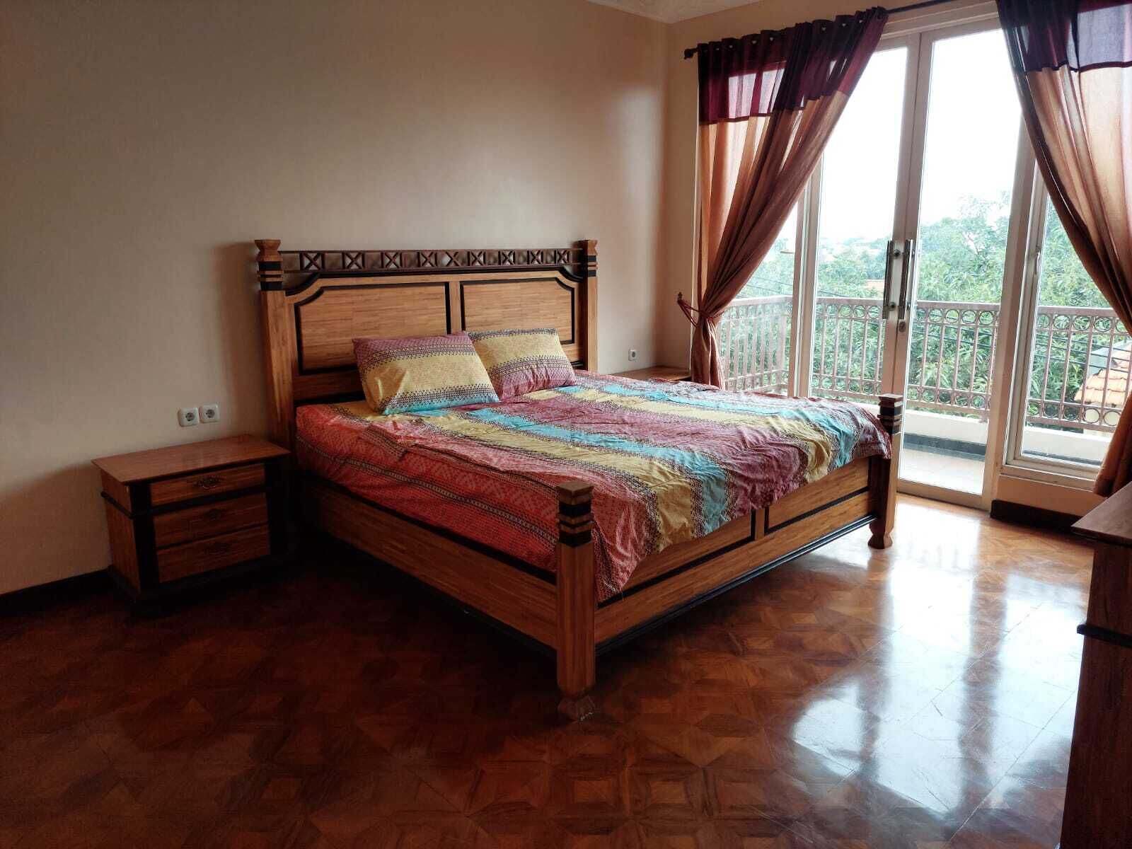 行政客房 | 高級寢具、書桌、手提電腦工作空間、免費 Wi-Fi