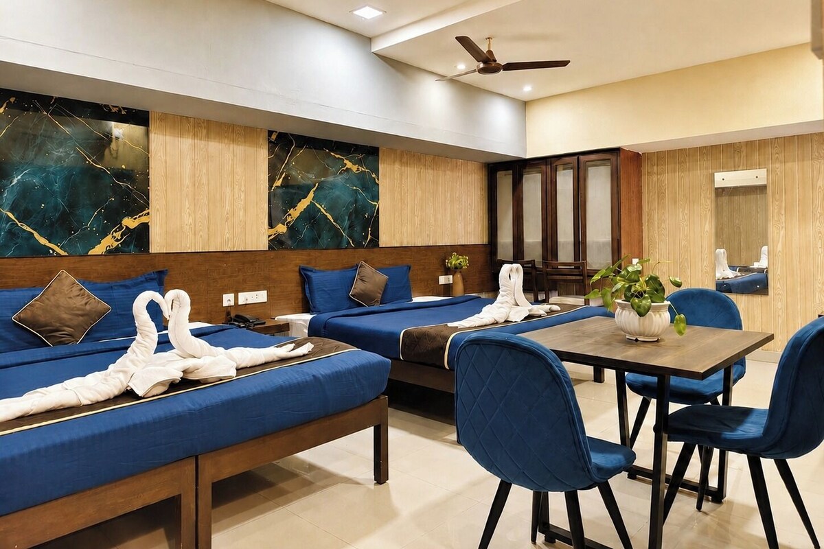 Club Room, Multiple Beds | Premium bedding, desk, iron/ironing board (on request), WiFi (free)