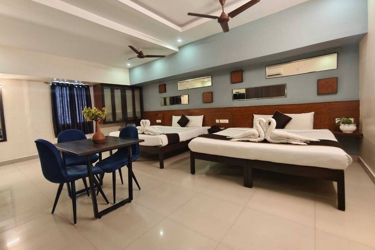 Club Room, Multiple Beds | Premium bedding, desk, iron/ironing board (on request), WiFi (free)