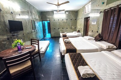 Arunik Inn