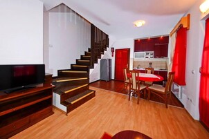 品质独立别墅 | 私人厨房 | 冰箱、炉灶、厨具/餐具、厨房岛台