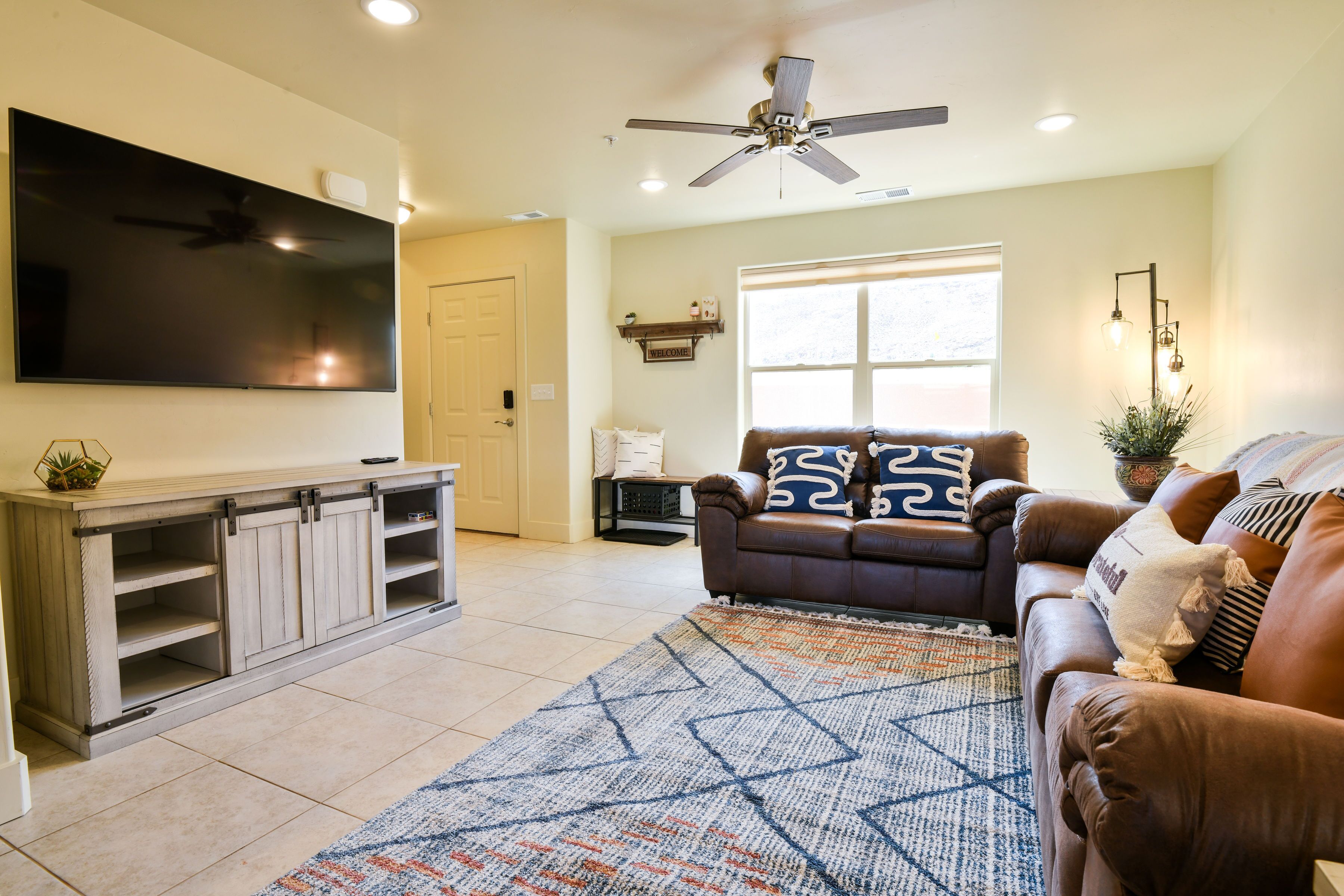 RVV20A2 - Brand new built in Mar 2022 Spacious 2 bed two and a half bath