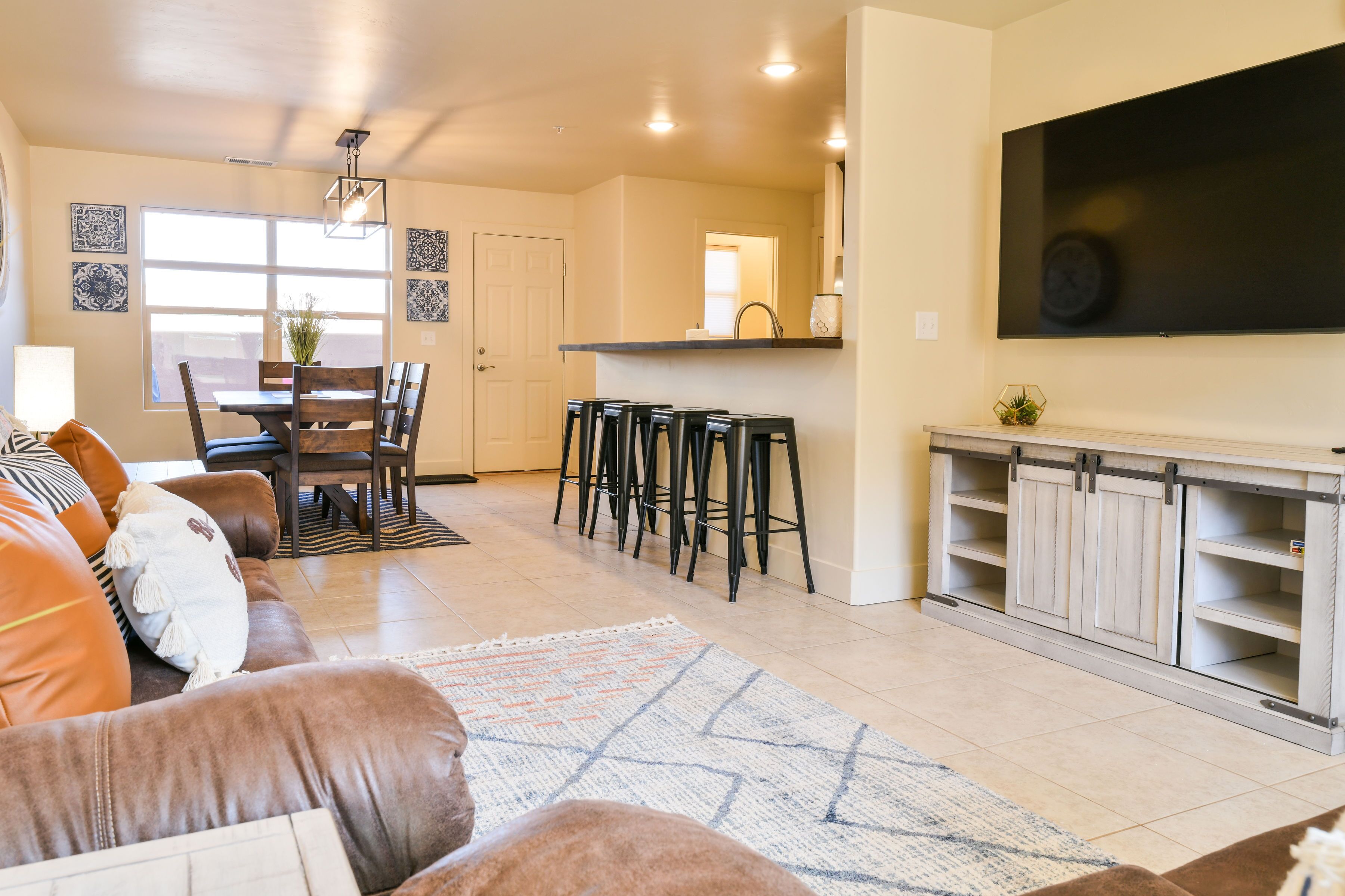 RVV20A2 - Brand new built in Mar 2022 Spacious 2 bed two and a half bath