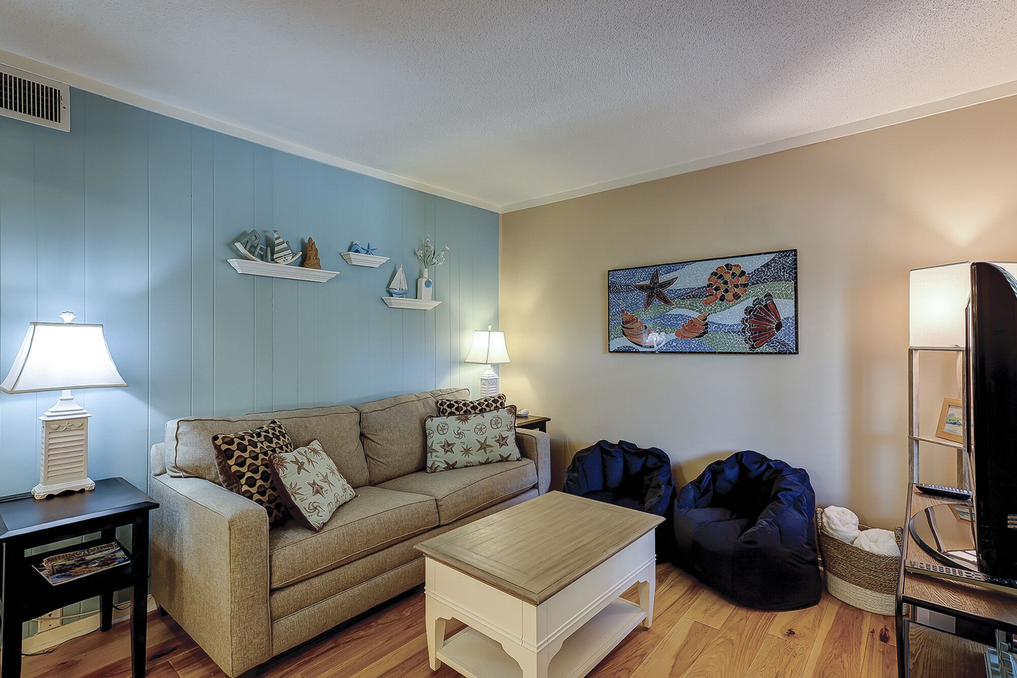 2 bedroom condo in popular Hilton Head Resorts with pool, tennis & gym!