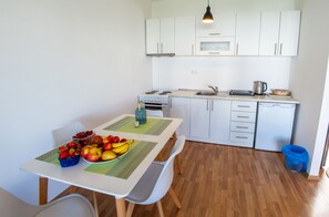 Refrigerador, horno, parrilla de estufa y lavavajillas