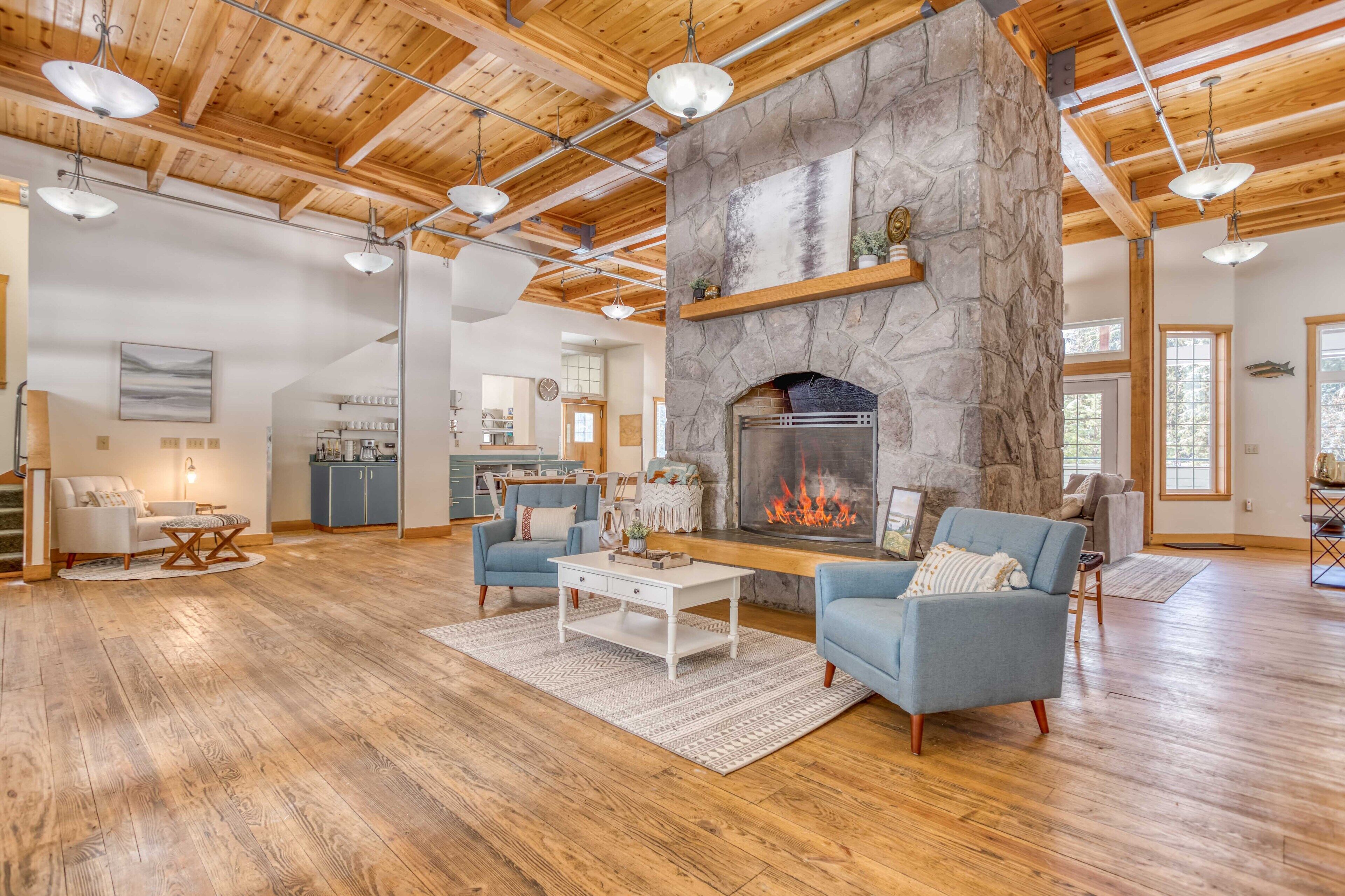 Government Camp Lodge with Hot Tub and Room for the Whole Family!