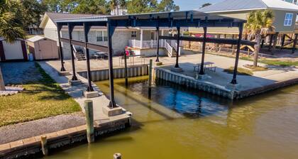 Crosswinds - Beach and Boat! Boat Slip Included!