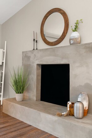 Interior - Charming Valley Home I Hot Tub Getaway (Spokane Valley)