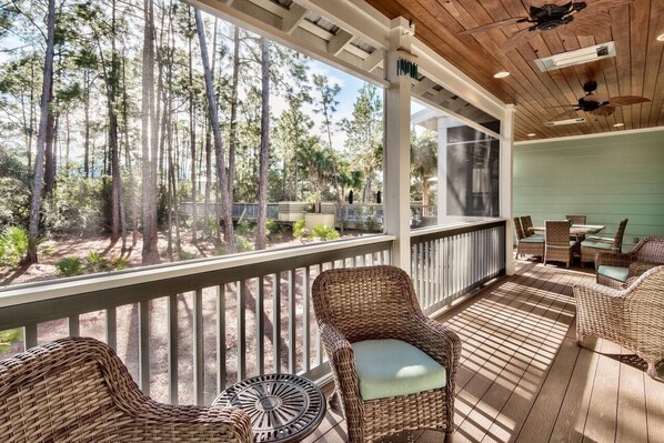 Terrace/patio - Next to Pool, 3 Minutes to Gulf. LSV, Bikes, Carriage House and more! (Santa Rosa Beach)