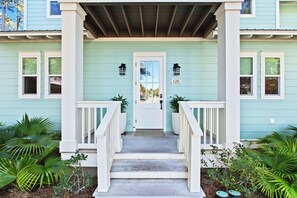 Exterior detail - Next to Pool, 3 Minutes to Gulf. LSV, Bikes, Carriage House and more! (Santa Rosa Beach)