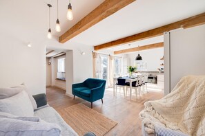 TV, fireplace - 3 Bed in Croyde (oc-croyco) (Braunton)