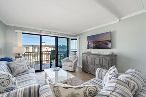 Flat-screen TV - Summer Beach 408 a 3 Bedroom Beachfront Beauty (Ocean City)