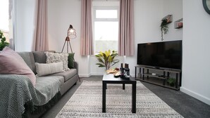 House | Living area - Kingsway House by Tŷ SA (Newport)