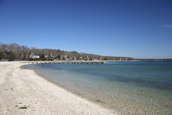 Beach nearby, sun loungers, beach towels - Steps from Cedar Beach ! Tranquil Retreat in the Heart of Wine Country (Southold)