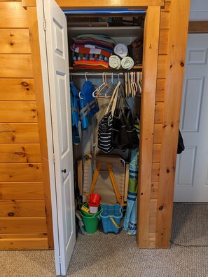 Interior - Steps from Cedar Beach ! Tranquil Retreat in the Heart of Wine Country (Southold)