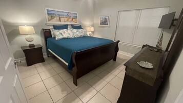 3 bedrooms, iron/ironing board, travel crib, free WiFi