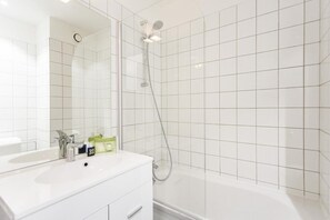 Bathtub
