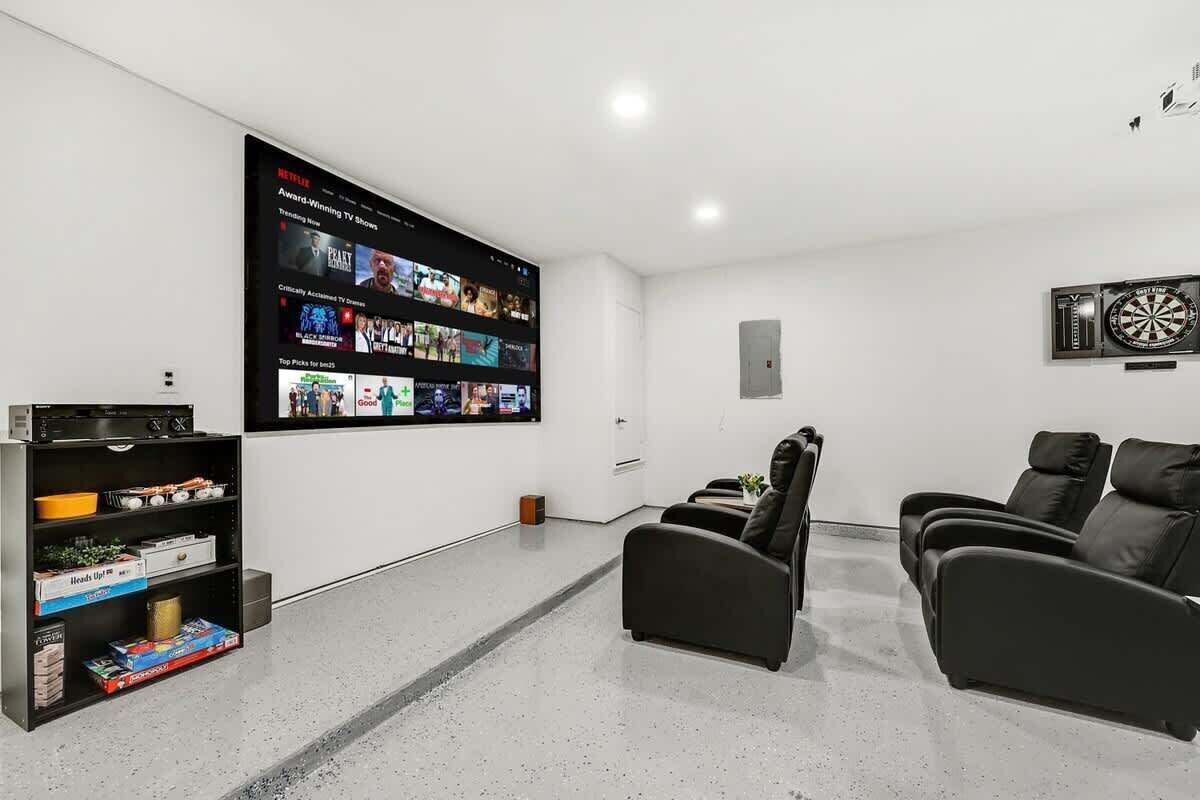 Glamorous 4br/2.5b Home With Pool, Game Room & Fire Pit - 森尼韋爾