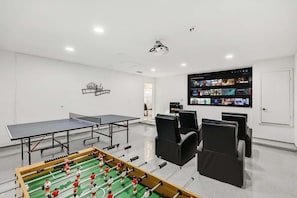 Games room - Glamorous 4BR/2.5B Home with Pool, Game Room & Fire Pit (Mesquite)