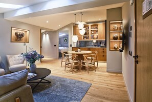 Exclusive Studio Suite | Living area