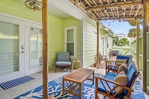 Terrace/patio - Fun for the Whole Family—Community Pool, Park, and Pet-Friendly Living at Its Best (Port Aransas)