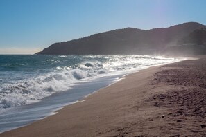 Beach - Apartment in Pals with direct access to the beach (Pals)