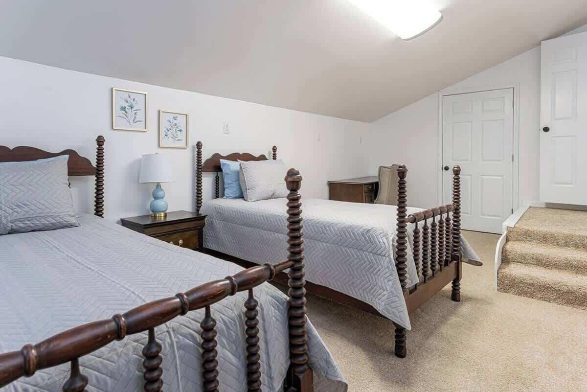 4 makuuhuonetta, silitysrauta/-lauta, Wi-Fi, vuodevaatteet