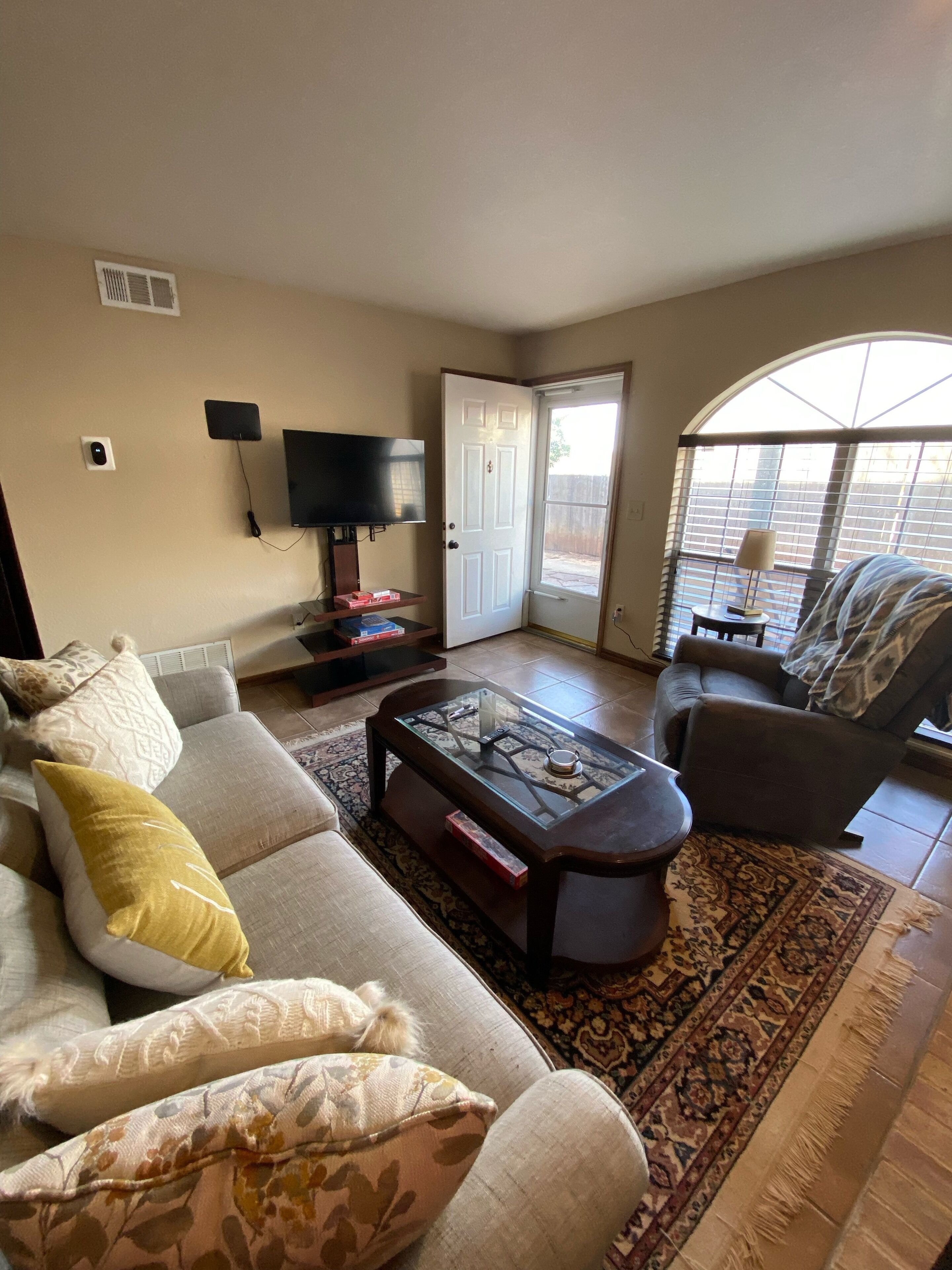 Great lower level condo in North OKC