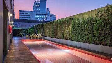 室外泳池