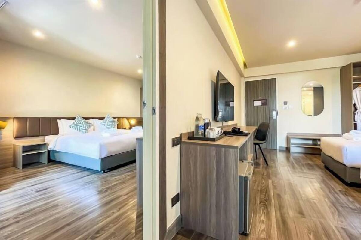 In-room safe, desk, blackout drapes, WiFi (free)