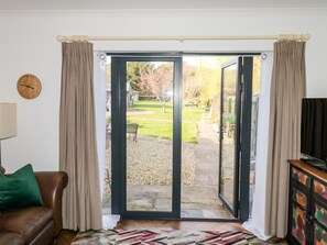 平房 | 客廳 | 電視