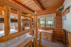 4 chambres, fer et planche à repasser, Wi-Fi gratuit, draps fournis