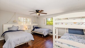 Unclassified image, 5 of 28, button - 4 Bdr 2.5 Bth Is Great For Family Vacations. (Marco Island)