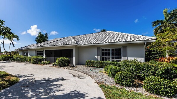 Imagen sin descripción, 1 de 28, botón