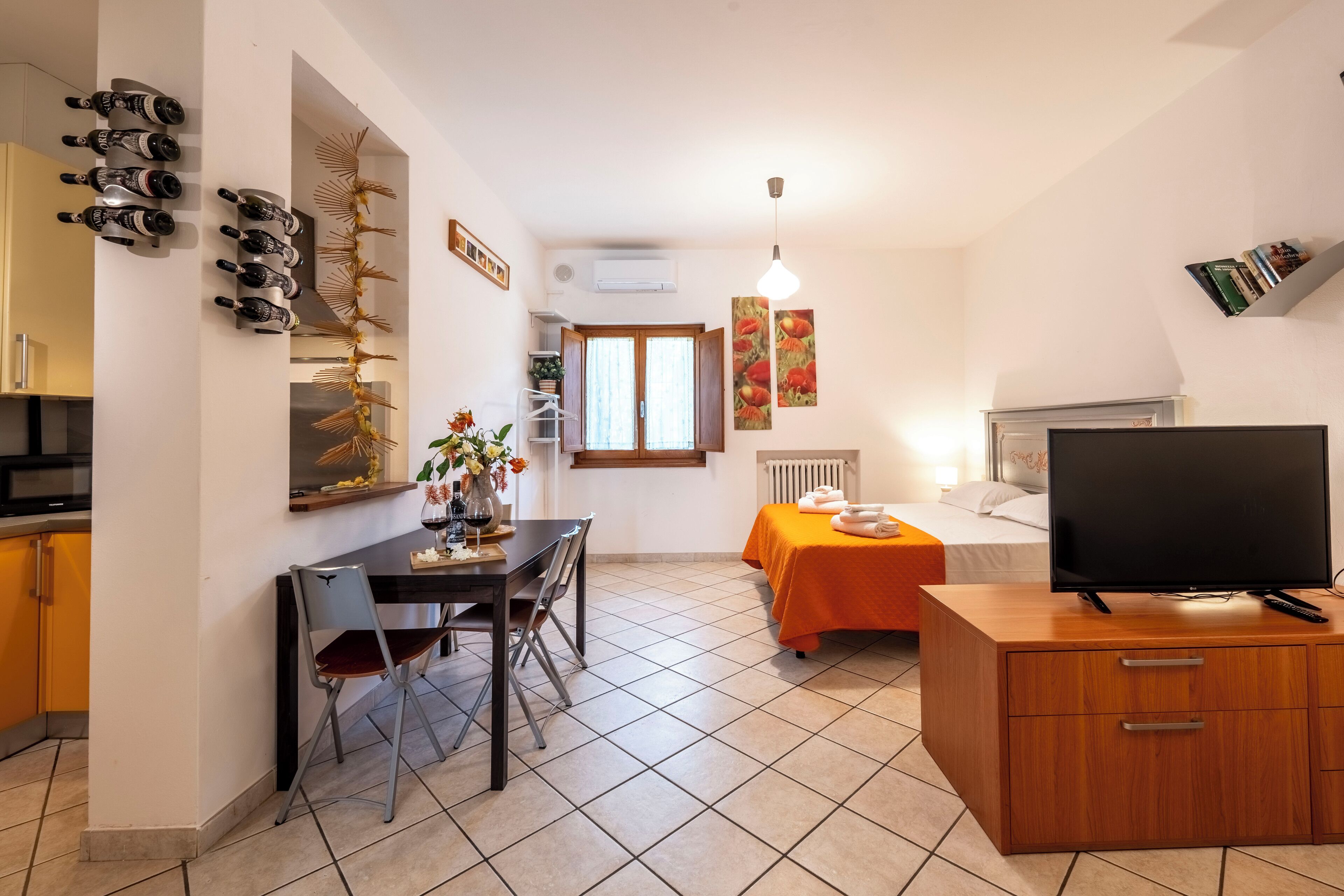 1 chambre, fer et planche à repasser, lit parapluie, Wi-Fi gratuit