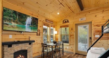 Mt. Lemmon Hotel Village Cabin #4