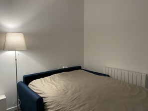 1 slaapkamer, een strijkplank/strijkijzer, gratis wifi