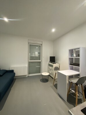 Smart TV, stereo - #Casamara 2 studio in the heart of Parc de la Hotoie (Amiens)