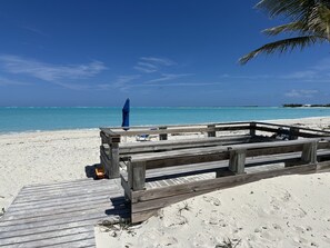 Beach nearby, sun-loungers, beach towels