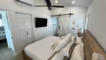 2 bedrooms, iron/ironing board, travel cot, free WiFi