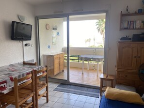 Smart TV, books, stereo - T2 CABIN with terrace and exceptional sea view (Canet-en-Roussillon)