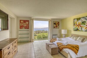 6 slaapkamers, een strijkplank/strijkijzer, reisbedje, gratis wifi