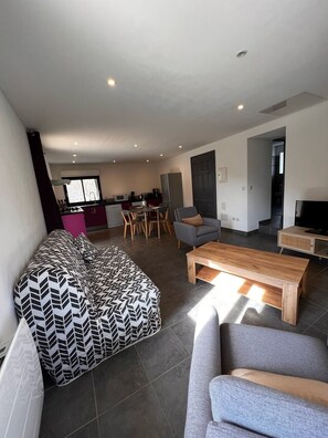 Smart TV - CASA PURRUSSONI Apartment in stone house (Levie)