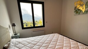 Room - CASA PURRUSSONI Apartment in stone house (Levie)