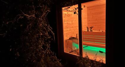 Lovingly renovated vacation bungalow on Grimnitzsee with sauna