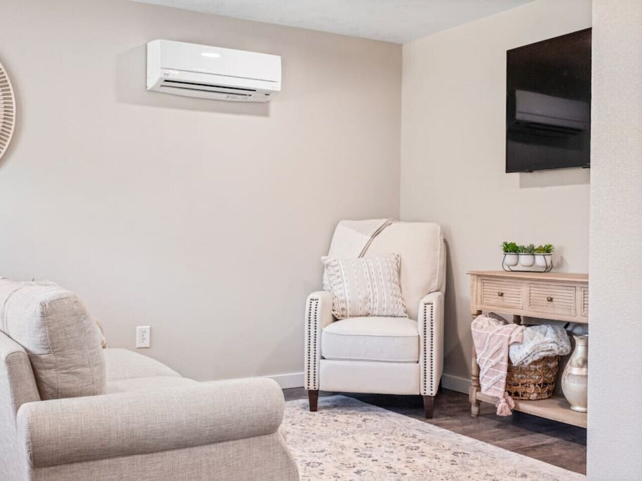 Entire Unit~Centrally Located & Updated 2 Bed APT